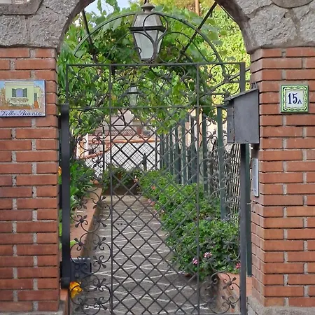Nyaraló Bianca Maria Capri